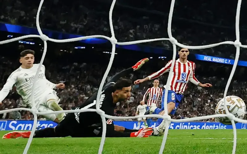 ترتيب الدوري الإسباني بعد فوز ريال مدريد على أتلتيكو وبرشلونة على رايو فايكانو